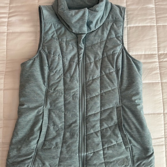 The North Face Pseudio Vest - Picture 2 of 4